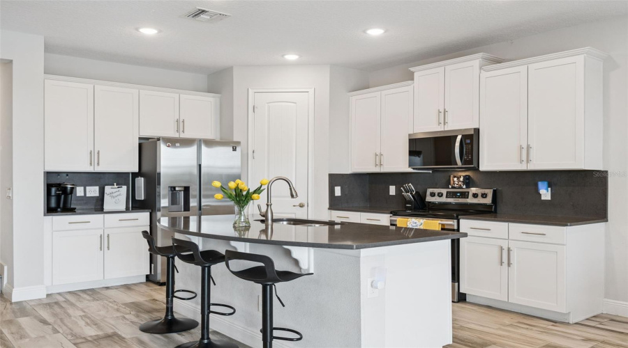 KISSIMMEE, Florida 34747, 4 Bedrooms Bedrooms, ,3 BathroomsBathrooms,Residential,For Sale,SOUTHFIELD,0,MFRO6404639