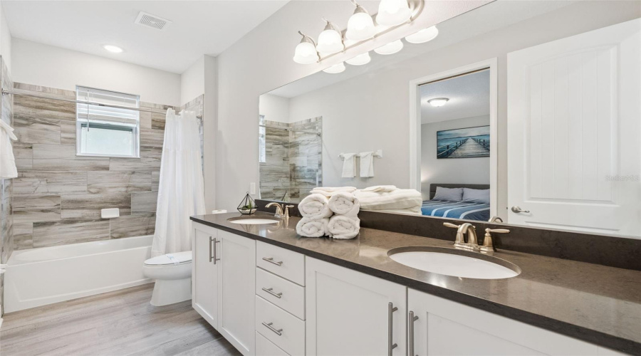 KISSIMMEE, Florida 34747, 4 Bedrooms Bedrooms, ,3 BathroomsBathrooms,Residential,For Sale,SOUTHFIELD,0,MFRO6404639