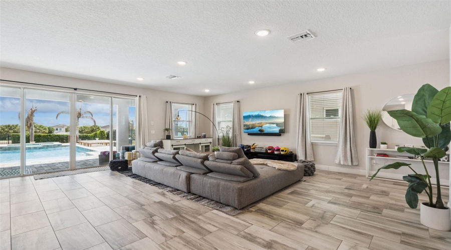 KISSIMMEE, Florida 34747, 4 Bedrooms Bedrooms, ,3 BathroomsBathrooms,Residential,For Sale,SOUTHFIELD,0,MFRO6404639