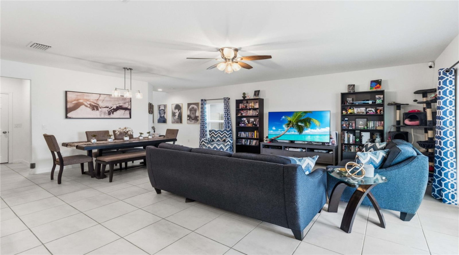 DAVENPORT, Florida 33837, 4 Bedrooms Bedrooms, ,2 BathroomsBathrooms,Residential,For Sale,ISLAND SLOUGH,0,MFRS5149192