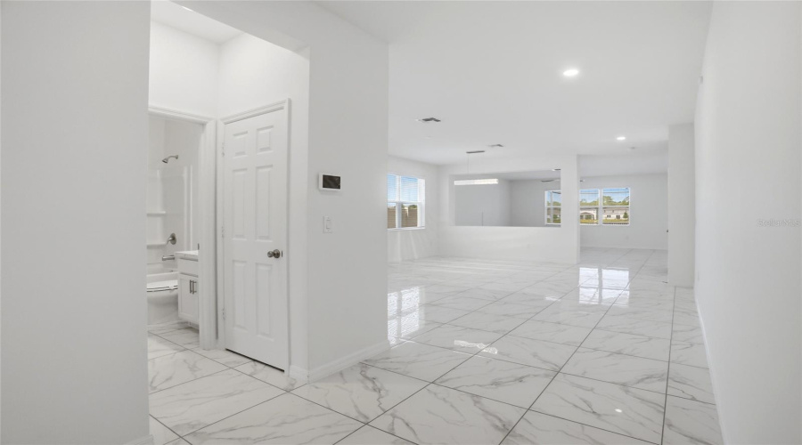 DAVENPORT, Florida 33896, 6 Bedrooms Bedrooms, ,4 BathroomsBathrooms,Residential,For Sale,AUGUSTUS,0,MFRS5149396