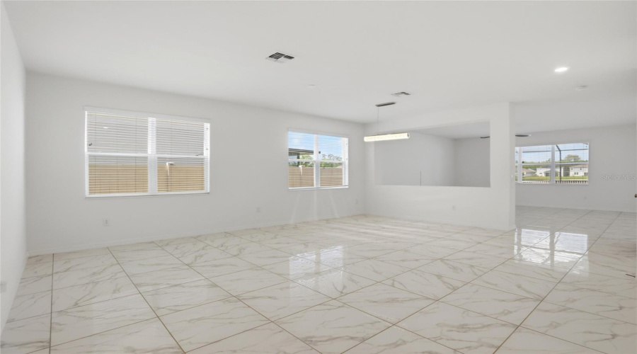 DAVENPORT, Florida 33896, 6 Bedrooms Bedrooms, ,4 BathroomsBathrooms,Residential,For Sale,AUGUSTUS,0,MFRS5149396
