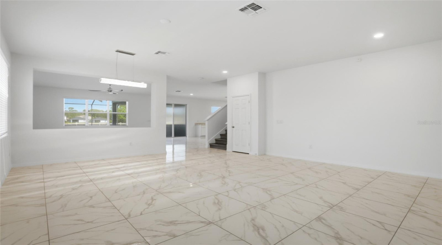 DAVENPORT, Florida 33896, 6 Bedrooms Bedrooms, ,4 BathroomsBathrooms,Residential,For Sale,AUGUSTUS,0,MFRS5149396