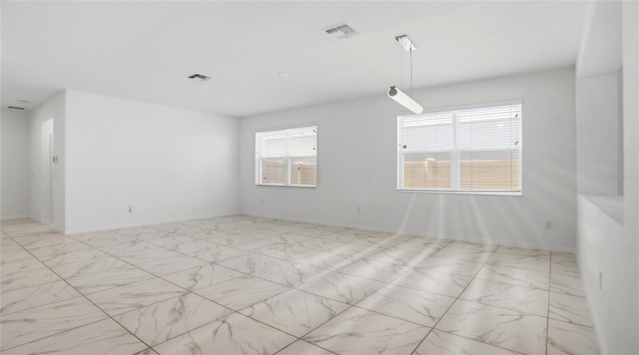DAVENPORT, Florida 33896, 6 Bedrooms Bedrooms, ,4 BathroomsBathrooms,Residential,For Sale,AUGUSTUS,0,MFRS5149396