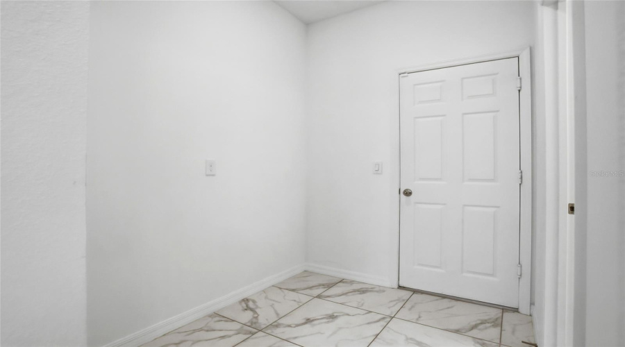 DAVENPORT, Florida 33896, 6 Bedrooms Bedrooms, ,4 BathroomsBathrooms,Residential,For Sale,AUGUSTUS,0,MFRS5149396