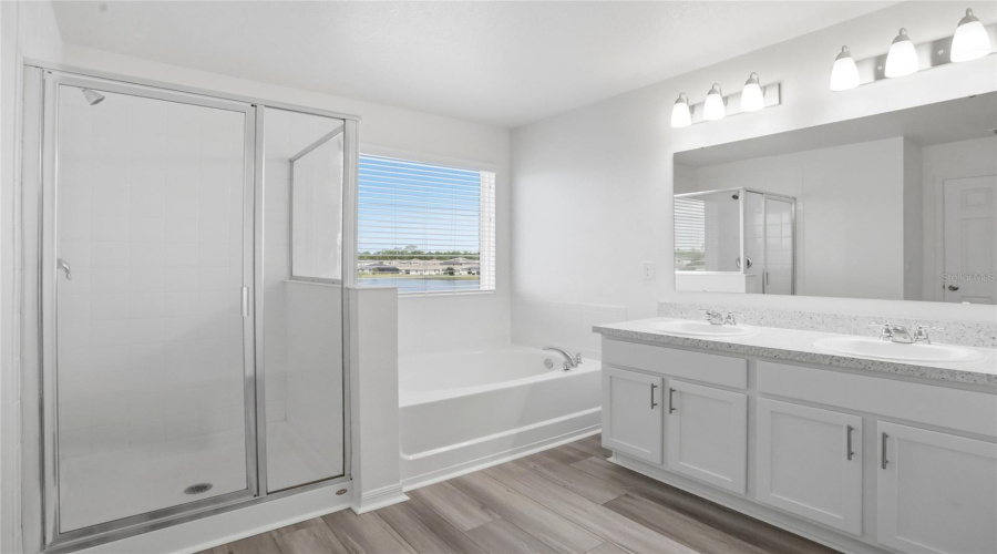 DAVENPORT, Florida 33896, 6 Bedrooms Bedrooms, ,4 BathroomsBathrooms,Residential,For Sale,AUGUSTUS,0,MFRS5149396