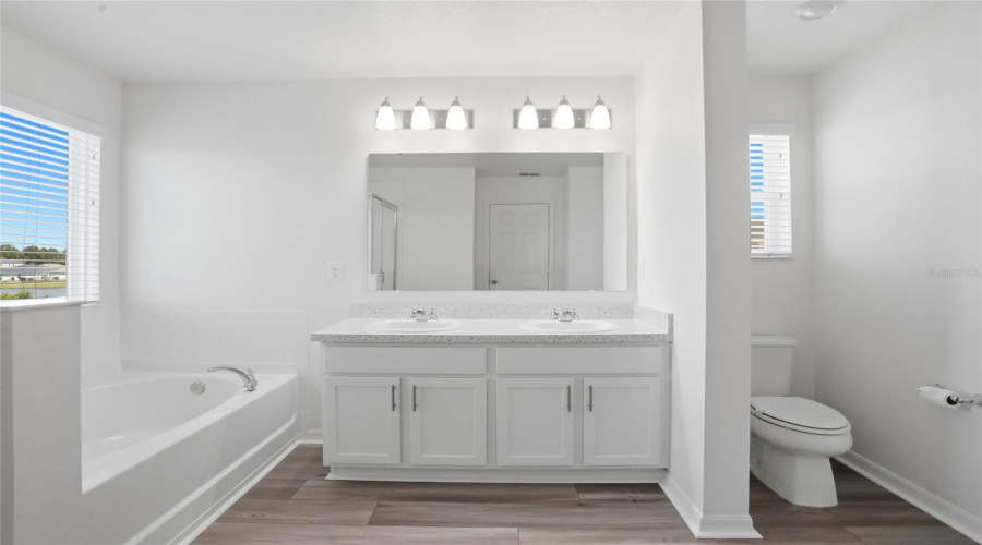 DAVENPORT, Florida 33896, 6 Bedrooms Bedrooms, ,4 BathroomsBathrooms,Residential,For Sale,AUGUSTUS,0,MFRS5149396
