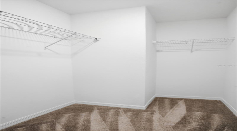 DAVENPORT, Florida 33896, 6 Bedrooms Bedrooms, ,4 BathroomsBathrooms,Residential,For Sale,AUGUSTUS,0,MFRS5149396