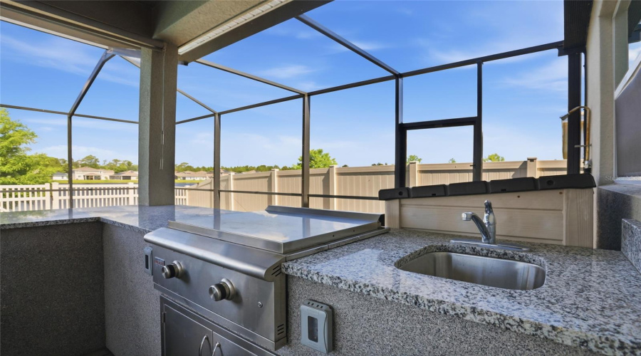 DAVENPORT, Florida 33896, 6 Bedrooms Bedrooms, ,4 BathroomsBathrooms,Residential,For Sale,AUGUSTUS,0,MFRS5149396