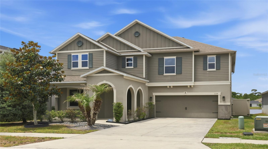 DAVENPORT, Florida 33896, 6 Bedrooms Bedrooms, ,4 BathroomsBathrooms,Residential,For Sale,AUGUSTUS,0,MFRS5149396