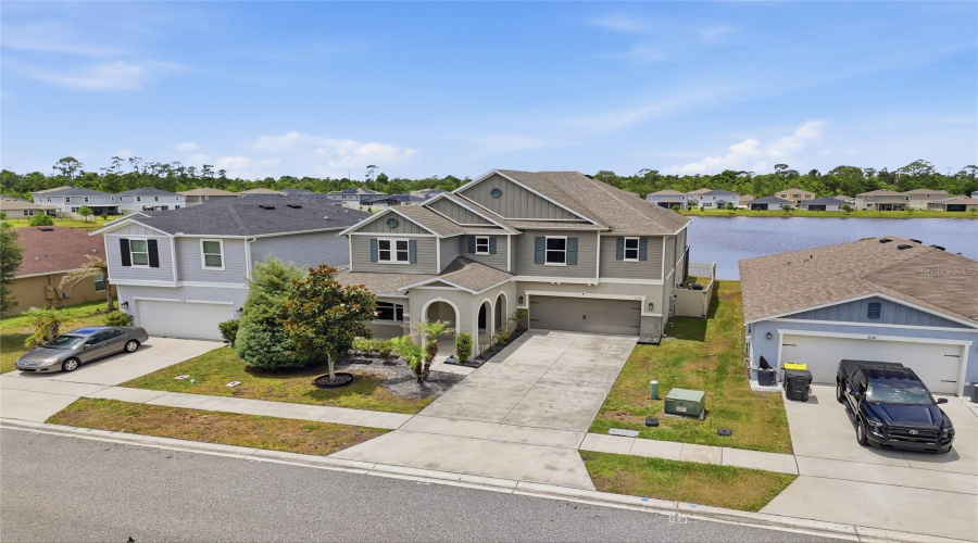 DAVENPORT, Florida 33896, 6 Bedrooms Bedrooms, ,4 BathroomsBathrooms,Residential,For Sale,AUGUSTUS,0,MFRS5149396