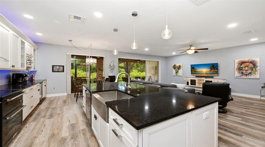 DAVENPORT, Florida 33896, 3 Bedrooms Bedrooms, ,2 BathroomsBathrooms,Residential,For Sale,RIVERDALE,0,MFRS5149344
