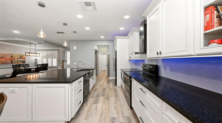DAVENPORT, Florida 33896, 3 Bedrooms Bedrooms, ,2 BathroomsBathrooms,Residential,For Sale,RIVERDALE,0,MFRS5149344