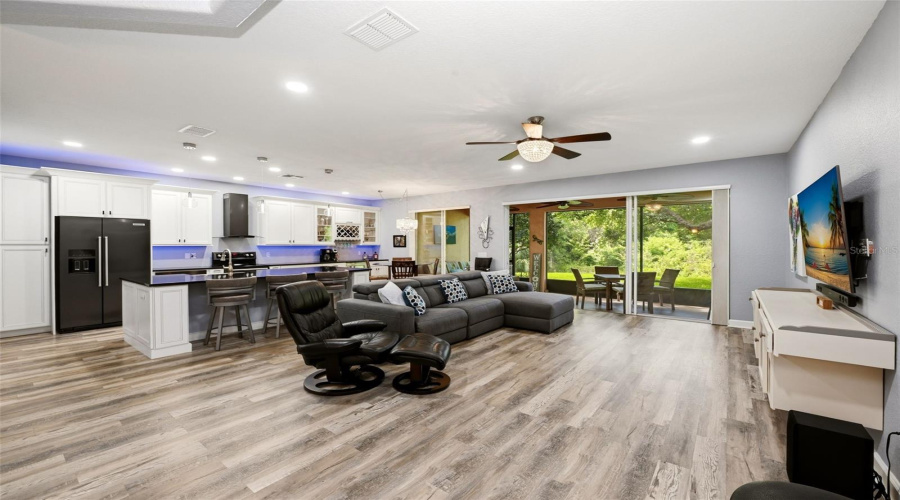 DAVENPORT, Florida 33896, 3 Bedrooms Bedrooms, ,2 BathroomsBathrooms,Residential,For Sale,RIVERDALE,0,MFRS5149344
