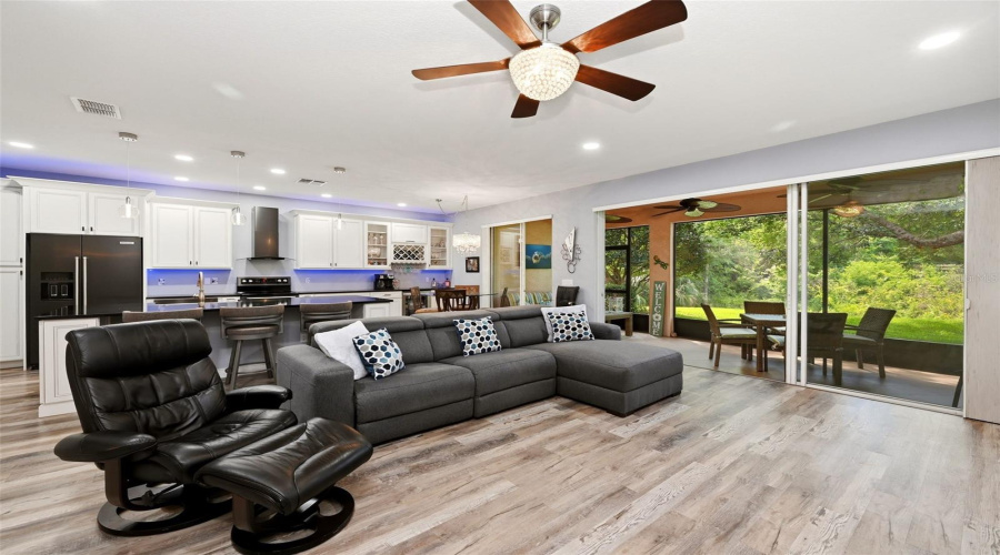 DAVENPORT, Florida 33896, 3 Bedrooms Bedrooms, ,2 BathroomsBathrooms,Residential,For Sale,RIVERDALE,0,MFRS5149344