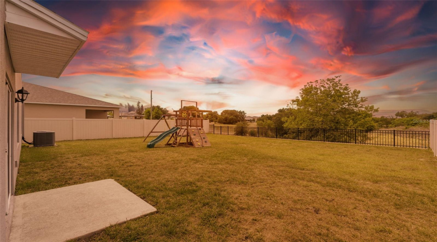 No rear neighbors and beautiful sunsets? Yes please!