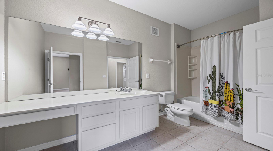 DAVENPORT, Florida 33896, 3 Bedrooms Bedrooms, ,2 BathroomsBathrooms,Residential,For Sale,VENEZIA,0,MFRO6405136