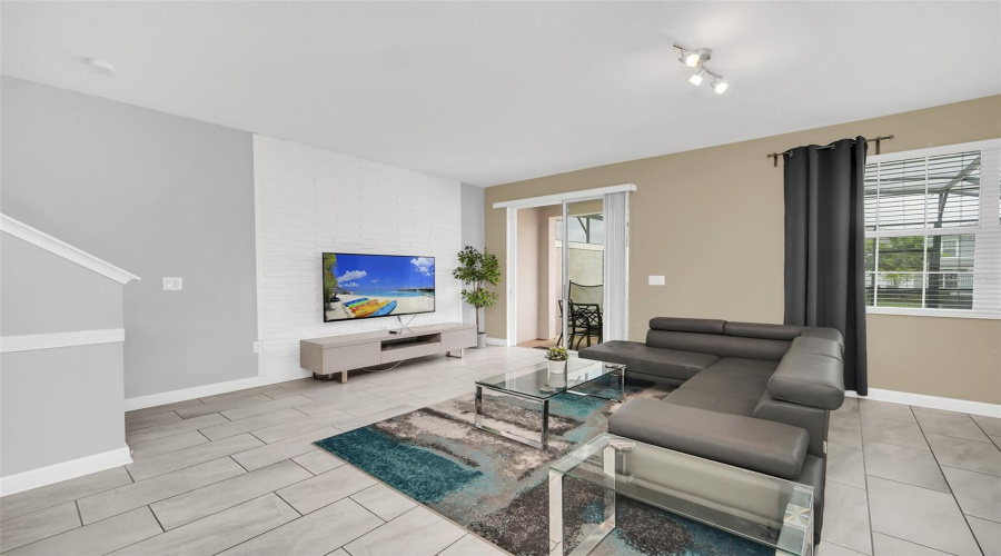 DAVENPORT, Florida 33896, 5 Bedrooms Bedrooms, ,4 BathroomsBathrooms,Residential,For Sale,DOGLEG,0,MFRS5149379