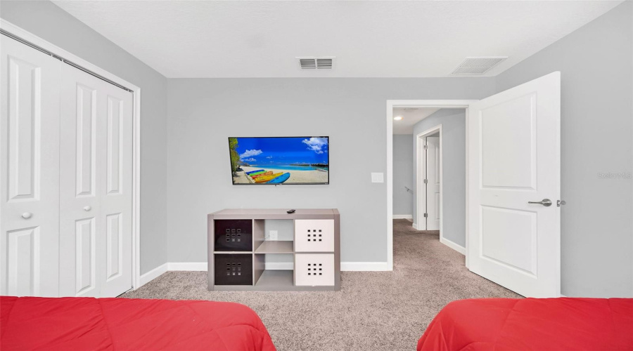 DAVENPORT, Florida 33896, 5 Bedrooms Bedrooms, ,4 BathroomsBathrooms,Residential,For Sale,DOGLEG,0,MFRS5149379