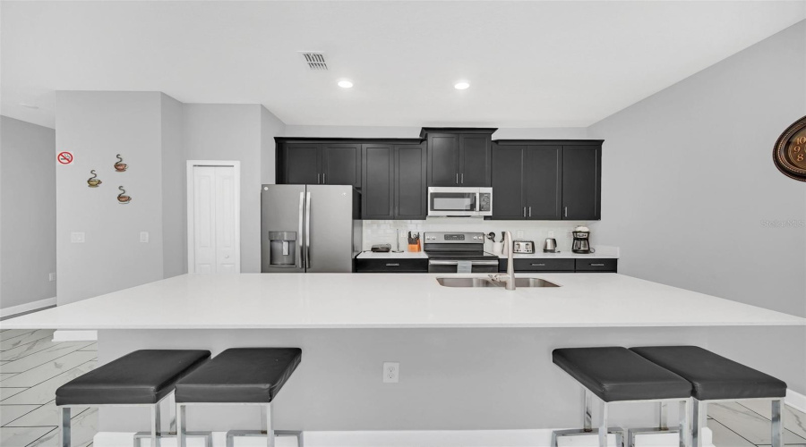 DAVENPORT, Florida 33896, 4 Bedrooms Bedrooms, ,3 BathroomsBathrooms,Residential,For Sale,PLUNKER,0,MFRS5149378