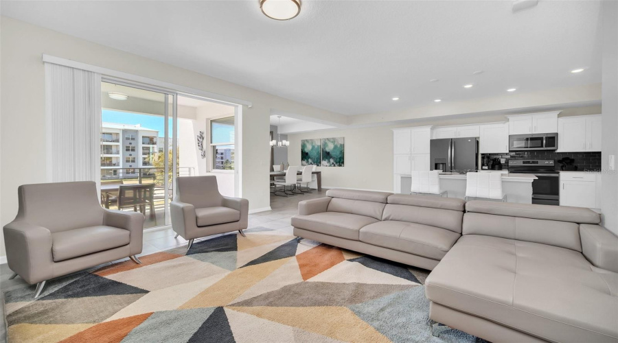 KISSIMMEE, Florida 34746, 2 Bedrooms Bedrooms, ,2 BathroomsBathrooms,Residential,For Sale,PARADOX,0,MFRS5149384