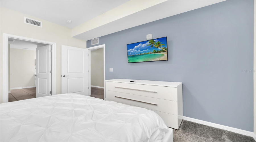 KISSIMMEE, Florida 34746, 2 Bedrooms Bedrooms, ,2 BathroomsBathrooms,Residential,For Sale,PARADOX,0,MFRS5149384
