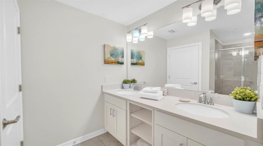 KISSIMMEE, Florida 34746, 2 Bedrooms Bedrooms, ,2 BathroomsBathrooms,Residential,For Sale,PARADOX,0,MFRS5149384