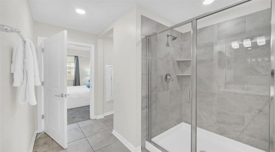 KISSIMMEE, Florida 34746, 2 Bedrooms Bedrooms, ,2 BathroomsBathrooms,Residential,For Sale,PARADOX,0,MFRS5149384