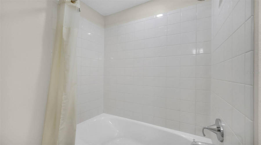 KISSIMMEE, Florida 34746, 2 Bedrooms Bedrooms, ,2 BathroomsBathrooms,Residential,For Sale,PARADOX,0,MFRS5149384