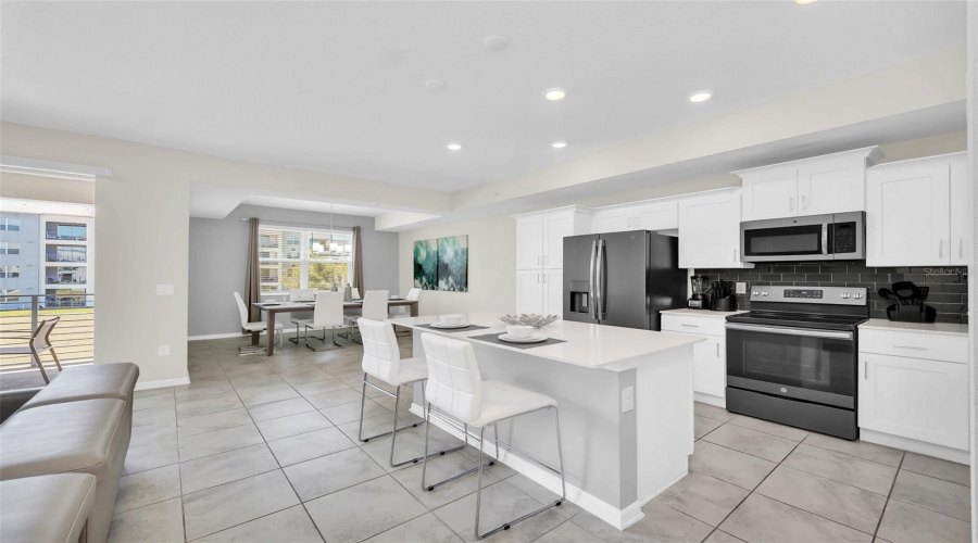 KISSIMMEE, Florida 34746, 2 Bedrooms Bedrooms, ,2 BathroomsBathrooms,Residential,For Sale,PARADOX,0,MFRS5149384