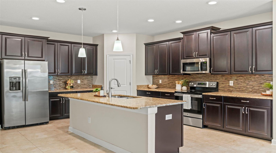 KISSIMMEE, Florida 34746, 3 Bedrooms Bedrooms, ,2 BathroomsBathrooms,Residential,For Sale,FAIRY TALE,0,MFRO6405564