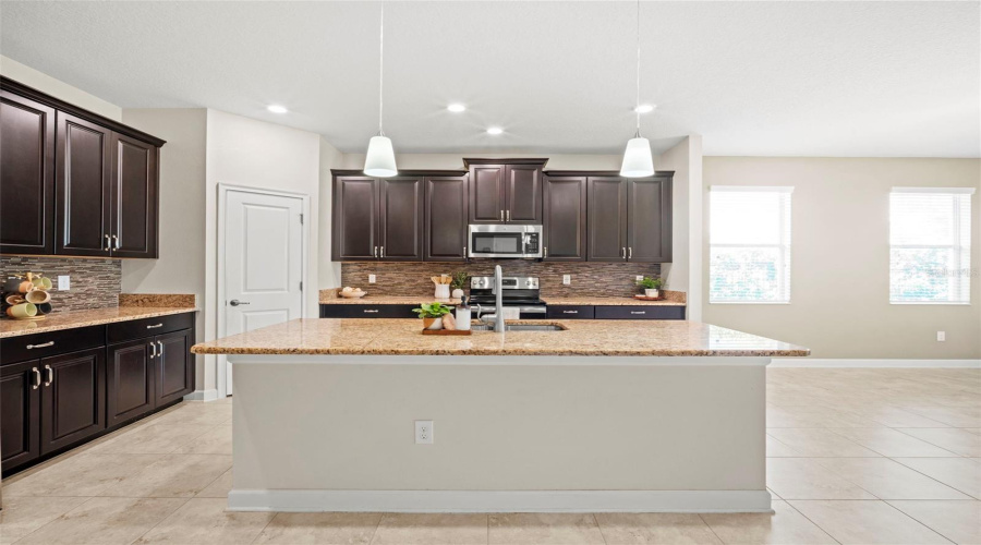 KISSIMMEE, Florida 34746, 3 Bedrooms Bedrooms, ,2 BathroomsBathrooms,Residential,For Sale,FAIRY TALE,0,MFRO6405564