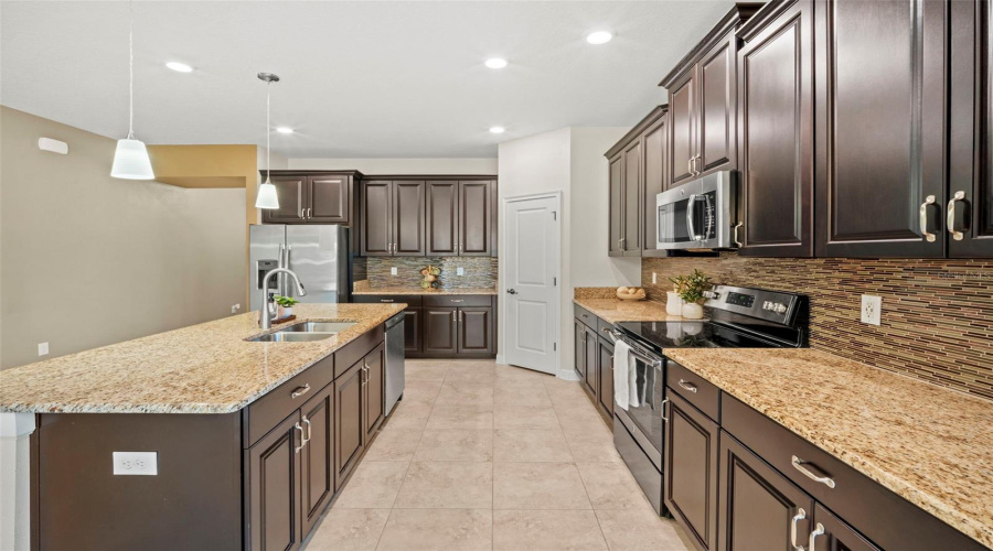 KISSIMMEE, Florida 34746, 3 Bedrooms Bedrooms, ,2 BathroomsBathrooms,Residential,For Sale,FAIRY TALE,0,MFRO6405564