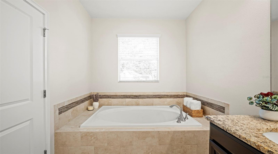 KISSIMMEE, Florida 34746, 3 Bedrooms Bedrooms, ,2 BathroomsBathrooms,Residential,For Sale,FAIRY TALE,0,MFRO6405564