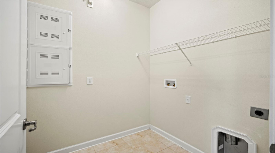 KISSIMMEE, Florida 34746, 3 Bedrooms Bedrooms, ,2 BathroomsBathrooms,Residential,For Sale,FAIRY TALE,0,MFRO6405564