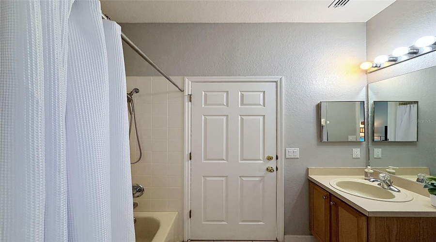 DAVENPORT, Florida 33897, 4 Bedrooms Bedrooms, ,3 BathroomsBathrooms,Residential,For Sale,CAPRI,0,MFRS5149293