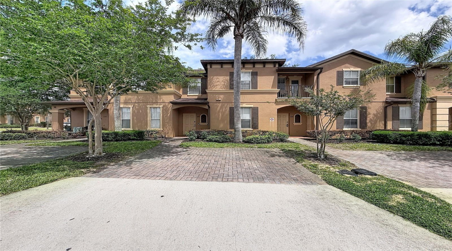 DAVENPORT, Florida 33897, 4 Bedrooms Bedrooms, ,3 BathroomsBathrooms,Residential,For Sale,CAPRI,0,MFRS5149293