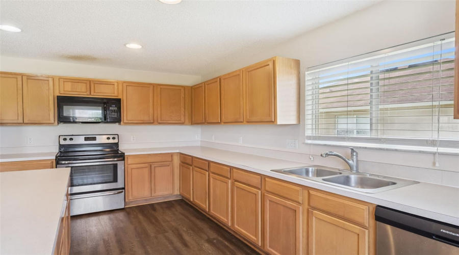 DAVENPORT, Florida 33897, 3 Bedrooms Bedrooms, ,2 BathroomsBathrooms,Residential,For Sale,ELDERBERRY,0,MFRO6403658