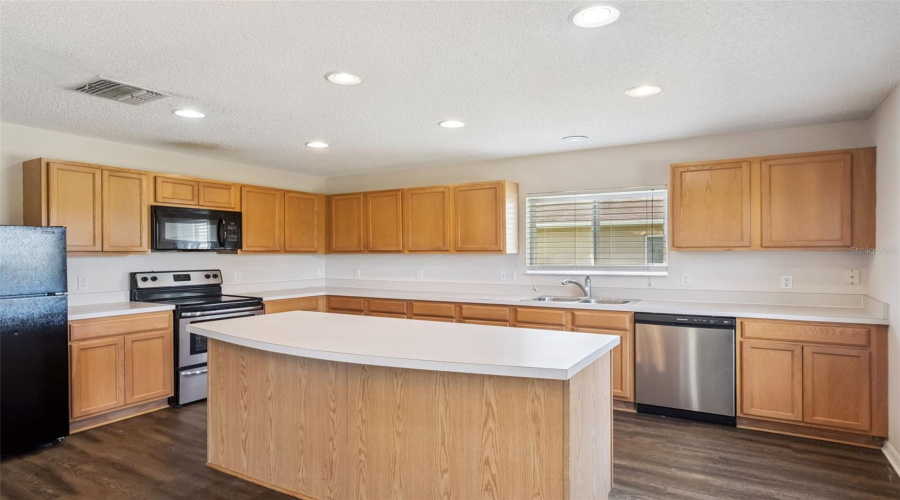 DAVENPORT, Florida 33897, 3 Bedrooms Bedrooms, ,2 BathroomsBathrooms,Residential,For Sale,ELDERBERRY,0,MFRO6403658
