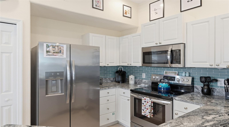 DAVENPORT, Florida 33897, 5 Bedrooms Bedrooms, ,3 BathroomsBathrooms,Residential,For Sale,BRUNELLO,0,MFRA4691683