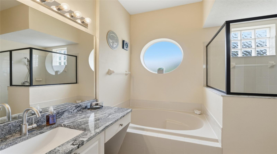 DAVENPORT, Florida 33897, 5 Bedrooms Bedrooms, ,3 BathroomsBathrooms,Residential,For Sale,BRUNELLO,0,MFRA4691683