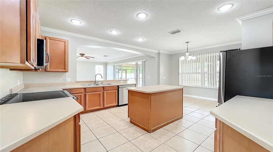 KISSIMMEE, Florida 34746, 4 Bedrooms Bedrooms, ,3 BathroomsBathrooms,Residential,For Sale,LUTZA,0,MFRO6377818