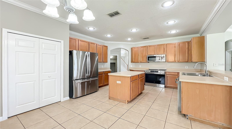 KISSIMMEE, Florida 34746, 4 Bedrooms Bedrooms, ,3 BathroomsBathrooms,Residential,For Sale,LUTZA,0,MFRO6377818