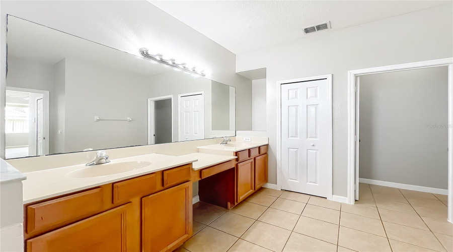 KISSIMMEE, Florida 34746, 4 Bedrooms Bedrooms, ,3 BathroomsBathrooms,Residential,For Sale,LUTZA,0,MFRO6377818
