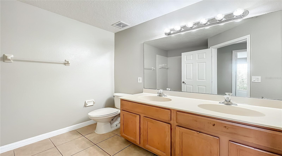KISSIMMEE, Florida 34746, 4 Bedrooms Bedrooms, ,3 BathroomsBathrooms,Residential,For Sale,LUTZA,0,MFRO6377818