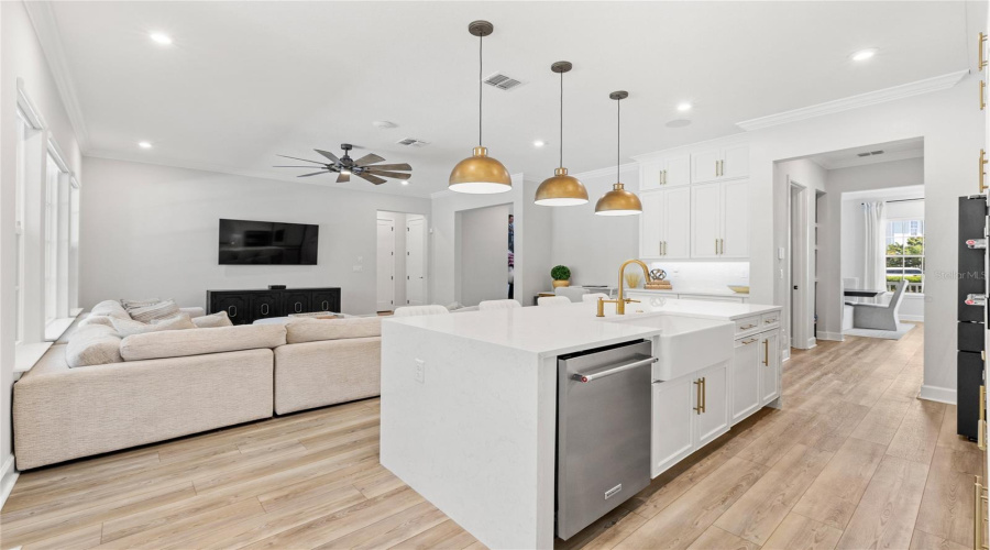KISSIMMEE, Florida 34747, 5 Bedrooms Bedrooms, ,4 BathroomsBathrooms,Residential,For Sale,ESTUARY LAKE,0,MFRO6403263