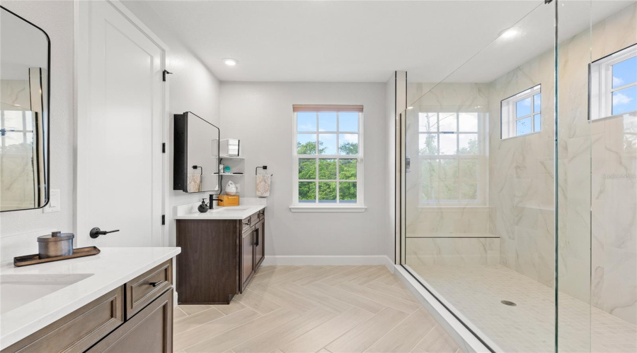 KISSIMMEE, Florida 34747, 5 Bedrooms Bedrooms, ,4 BathroomsBathrooms,Residential,For Sale,ESTUARY LAKE,0,MFRO6403263
