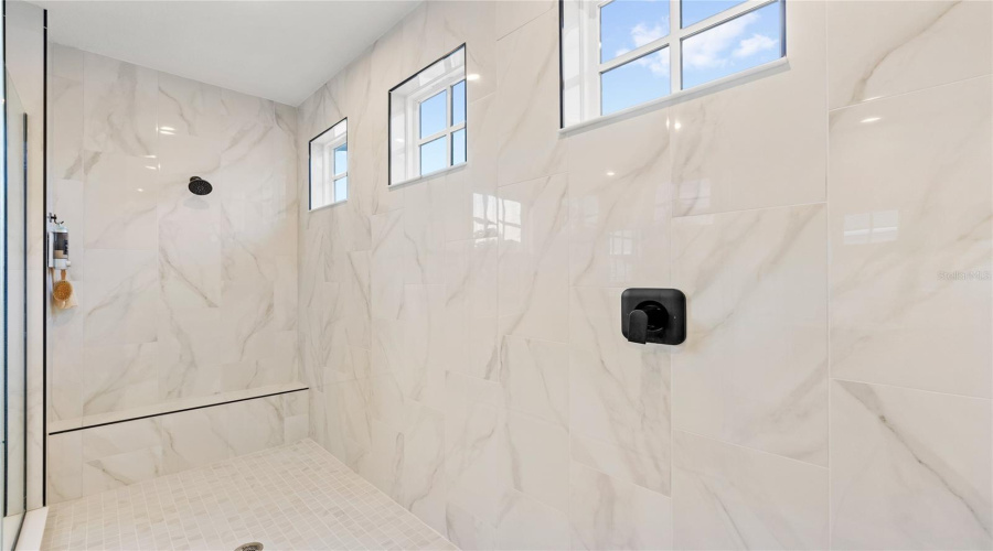 KISSIMMEE, Florida 34747, 5 Bedrooms Bedrooms, ,4 BathroomsBathrooms,Residential,For Sale,ESTUARY LAKE,0,MFRO6403263