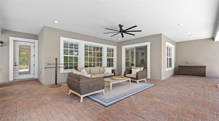 KISSIMMEE, Florida 34747, 5 Bedrooms Bedrooms, ,4 BathroomsBathrooms,Residential,For Sale,ESTUARY LAKE,0,MFRO6403263