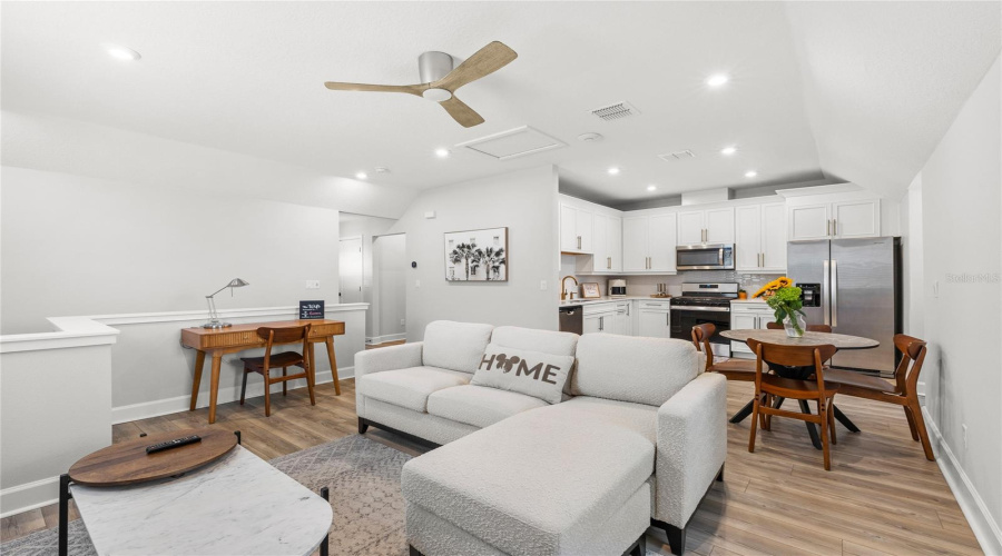 KISSIMMEE, Florida 34747, 5 Bedrooms Bedrooms, ,4 BathroomsBathrooms,Residential,For Sale,ESTUARY LAKE,0,MFRO6403263
